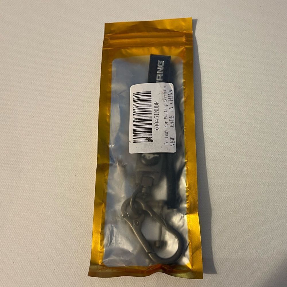 Ford Mustang Key Fob Keychain in Black Leather NWT - Picture 4 of 4